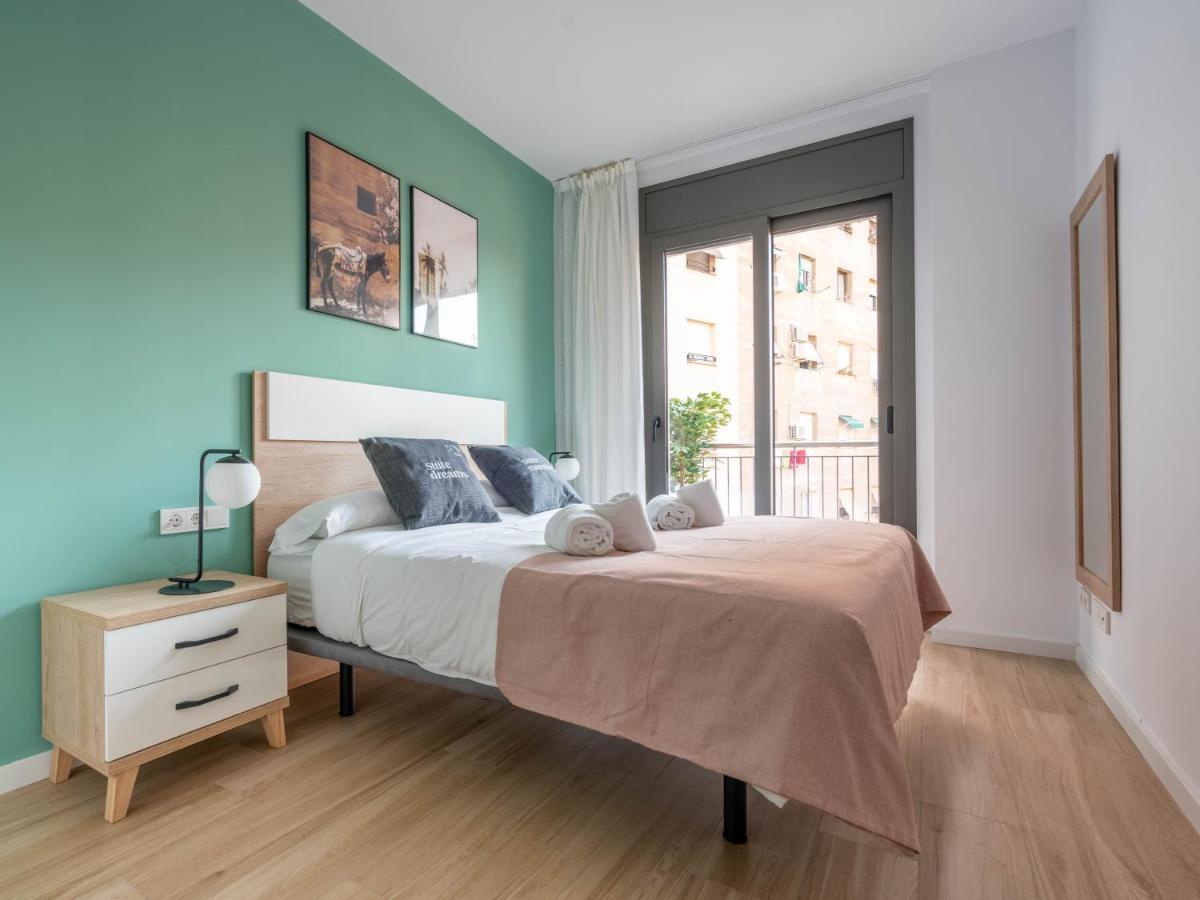 limehome Barcelona Carrer de Besalú 90 Exterior foto