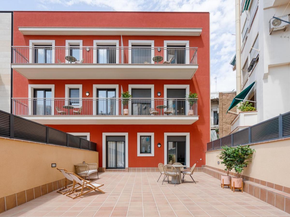 limehome Barcelona Carrer de Besalú 90 Exterior foto