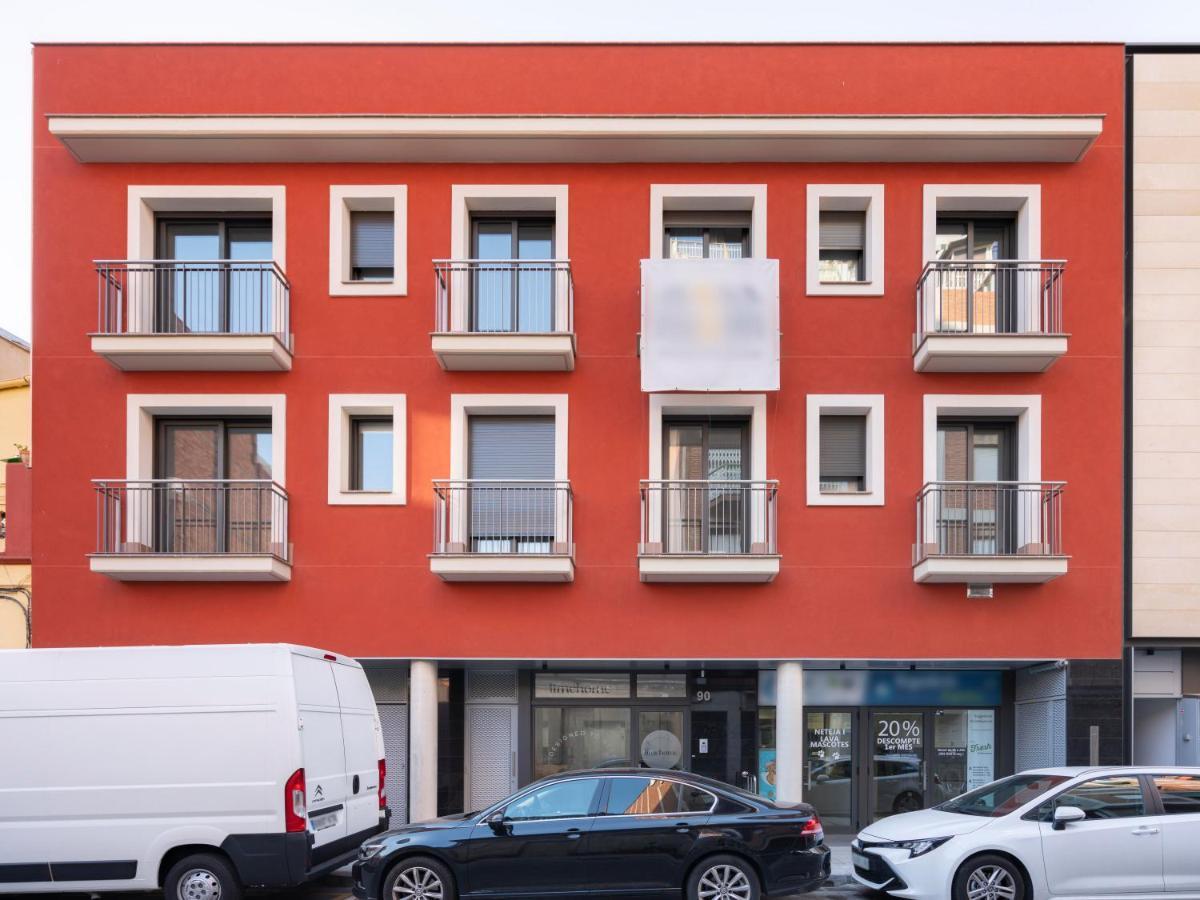 limehome Barcelona Carrer de Besalú 90 Exterior foto